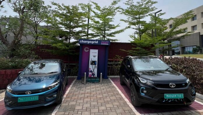 magenta chargegrid charging station at karad (1)