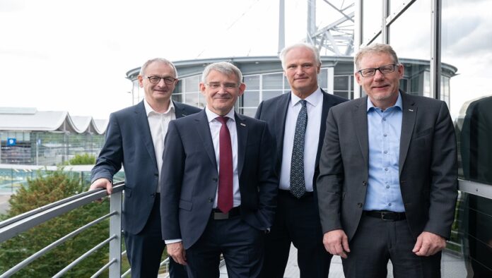 (Left to Right) Wilfried Schäfer, Executive Director VDW, Franz-Xaver Bernhard, Chairman VDW, Carl Martin Welcker, General Commissioner EMO Hannover, Dr. Markus Heering, Executive Director VDW